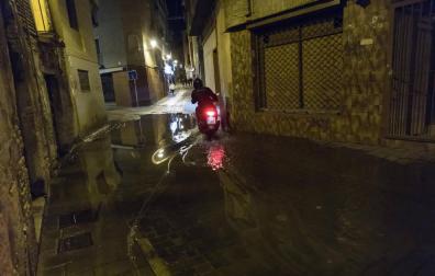 La rápida crecida del Ebro pone en alerta a Tudela y otras localidades de la Ribera