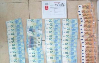 Parte del dinero incautado a los dos detenidos en Sarriguren.