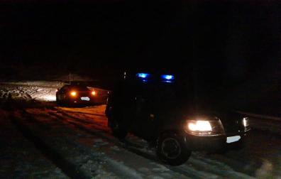 Pasan la noche en su coche tras quedar atrapadas en la nieve en Belagua