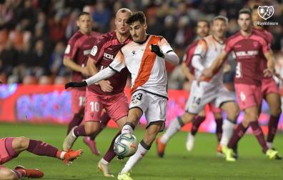 Suspendido el partido entre el Rayo y el Albacete por insultos a Zozulia