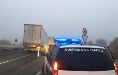 Semirremolque obstaculizando la circulación en la A-68.