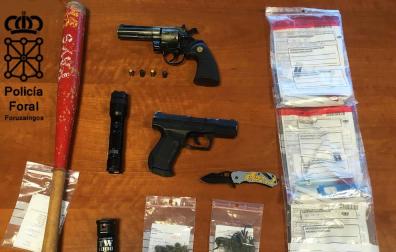 Policía Foral denuncia a seis personas por portar armas en Dantxarinea