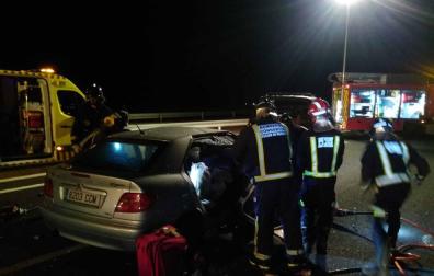 Dos muertos y 2 heridos graves en una colisión de tráfico en Jumilla
