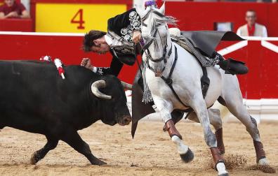 Roberto Armendáriz triunfa en Pamplona con cuatro orejas y Leandro Hernández logra dos