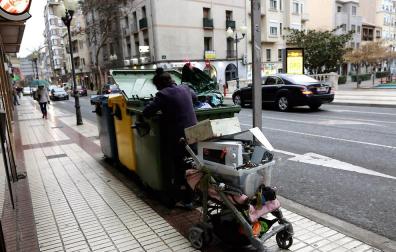 Unos 95.000 navarros están en riesgo de pobreza, según Cáritas