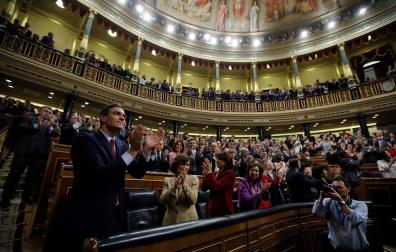 Pedro Sánchez, investido presidente del Gobierno tras la votación más ajustada desde la Transición