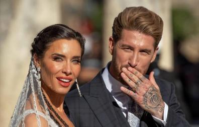 El futbolista sevillano del Real Madrid y la presentadora televisiva se han dado el "sí, quiero" en la Catedral de Sevilla