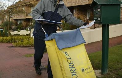 Correos convocará 2.345 plazas de cartero en 2017
