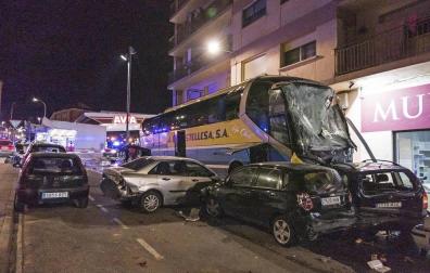 Retiran parte de la estructura metálica de la gasolinera de Estella tras el accidente