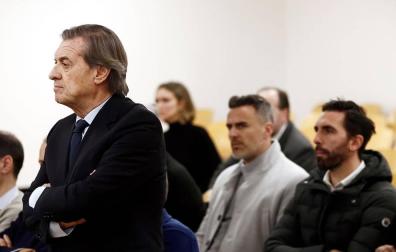 El juicio por el denominado caso Osasuna ha comenzado este lunes pasadas las 9.30 horas. La Sección Segunda de la Audiencia de Navarra enjuicia a seis exdirectivos de Osasuna, tres exjugadores del Betis y dos agentes inmobiliarios acusados de delitos de apropiación indebida, societarios, falsedad en documento mercantil, falsificación de las cuentas anuales y corrupción deportiva (por el supuesto amaño de partidos).