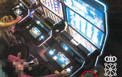 Investigada tras apostar en un salón de juego en Tudela y romper la pantalla