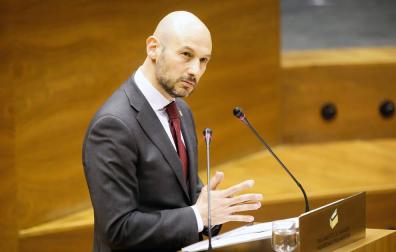 Homenaje del Parlamento de Navarra a empresarios extorsionados por ETA