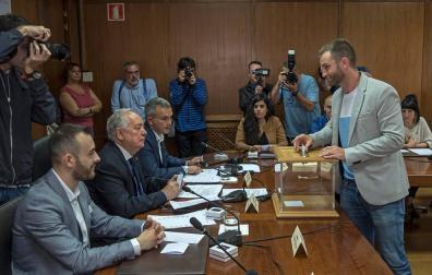 Bildu ve con buenos ojos la posible moción de censura del PSN ante NA+