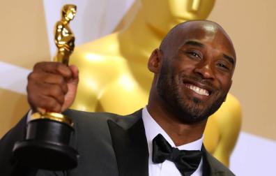Kobe Bryant, la leyenda de la NBA, gana un Oscar