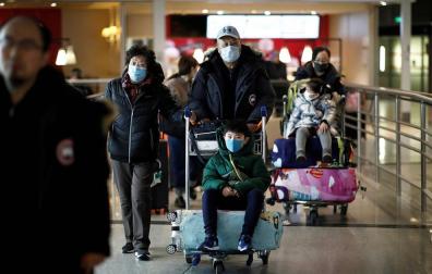 El coronavirus causa ya 56 muertes y 1.975 contagios en China