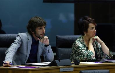 El portavoz parlamentario de Podemos Mikel Buil durante el pleno de investidura de María Chivite.
