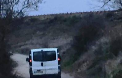 Alertan de un episodio de acoso en un camino de Viana
