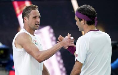 Federer levanta siete bolas de partido para lograr el pase a semifinales
