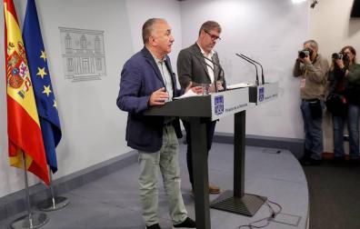 Los secretarios generales de UGT y CC.OO, Pepe Álvarez (i) y Unai Sordo.