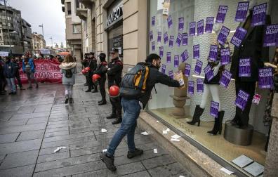 Imágenes de la jornada de huelga convocada este jueves 30 de enero en Navarra por los sindicatos ELA, LAB, Steilas, Esk, Ehne, Hiru y Etxalde.