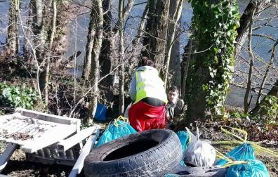 Operación limpieza en el Arga