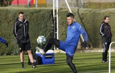 Facundo Roncaglia se perfila como lateral derecho para el partido del Wanda