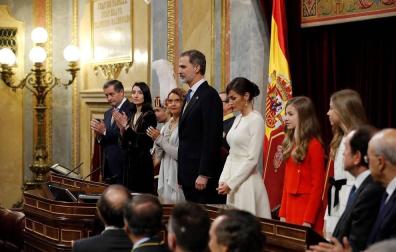 La familia real al completo ha presidido este lunes la sesión solemne de la apertura de la XIV Legislatura.