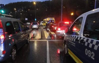 Una mujer sufre una fractura de pierna tras ser atropellada en Pamplona