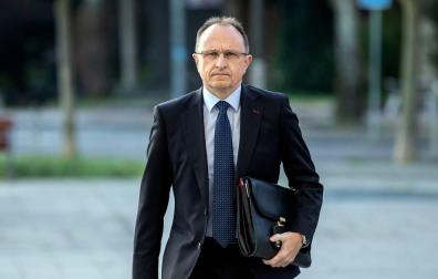 Ardanaz afirma que las facturas para justificar la salida de 1,4 millones le parecieron "extrañas"