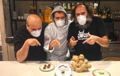 Croquetavirus, el pintxo de un bar de Pamplona que se come con mascarilla