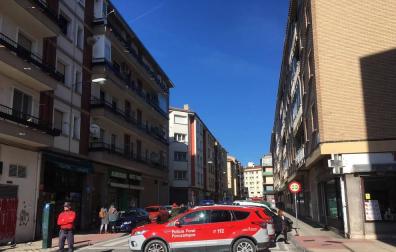 La Policía Foral ha detenido este jueves a varias personas en una operación antidroga desarrollada en Pamplona. Además, una persona se ha atrincherado en un domicilio en la calle Irati del barrio de La Milagrosa.