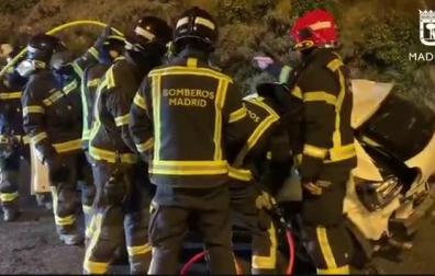 Vídeo tras la caída de un coche de 8 metros en Madrid