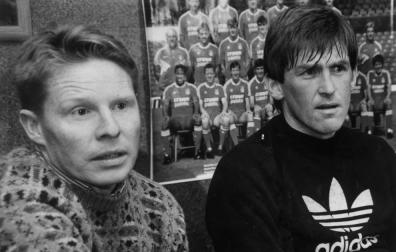 Sammy Lee, junto a la leyenda del Liverpool Kenny Dalglish, en Pamplona durante la presentación del partido de homenaje al jugador de Osasuna que se jugó en El Sadar.