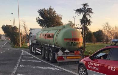 Un camionero que llevaba mercancías peligrosas da positivo en cocaína en Marcilla