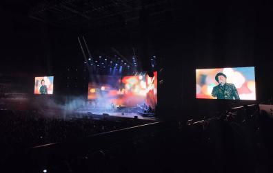 Joaquín Sabina se cae durante el concierto del Wizink Center e interrumpen la actuación