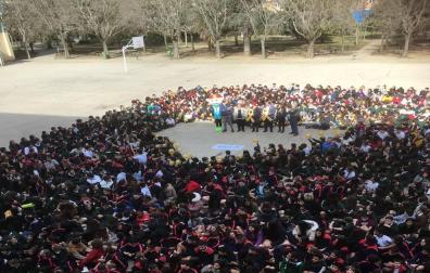 6.000 alumnos de 29 centros piden acabar con las barreras en torno al cáncer infantil