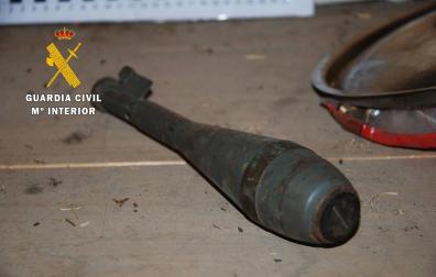 Destruidos tres artefactos explosivos localizados en Izcue y Uterga