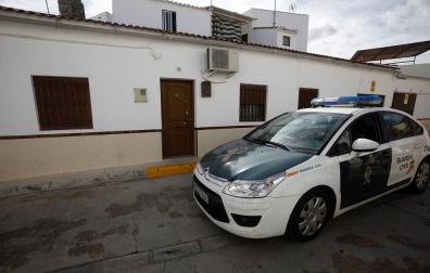 Vivienda de la localidad cordobesa de Posadas donde este lunes una mujer ha sido asesinada por su expareja.