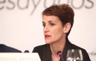 Chivite acusa a UPN de "quedarse en la barricada", mientras Bildu decidió "ser útil"