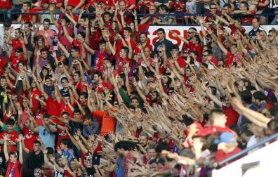 Aficionados de Osasuna en El Sadar.
