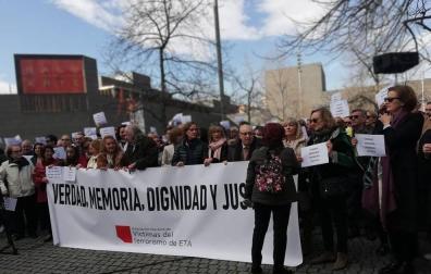 Las víctimas de ETA aseguran que no permitirán que se "olvide y falsee" la historia