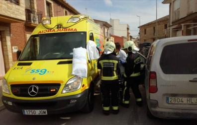 Dos trasladados al Hospital de Tudela tras chocar dos coches en Fustiñana