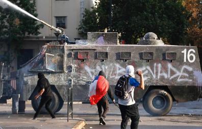 La agitación social continúa en Chile, que se queda también sin Libertadores