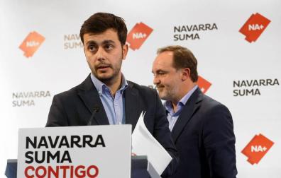 Gonzalo Fuentes, alcalde de Estella, junto a Esparza.