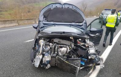 Salida de vía de un vehículo sin heridos en la A-15