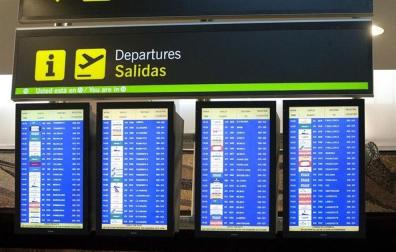 Pantallas de las salidas de los vuelos del aeropuerto de Barajas