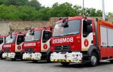 Cuatro heridos al incendiarse un piso en Barcelona