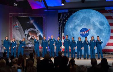 La nueva promoción de astronautas de la NASA, la primera en graduarse desde que la agencia anunció su programa Artemis