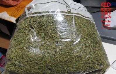 Bolsa con marihuana incautada al detenido en Pamplona