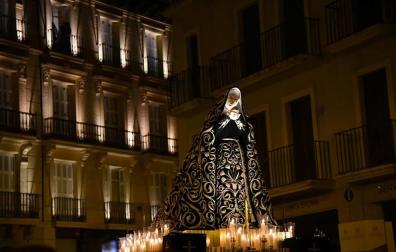 La imagen salió este viernes 16 de marzo de la iglesia de San Lorenzo y recorrió el tradicional tryecto hasta la seo pamplonesa.